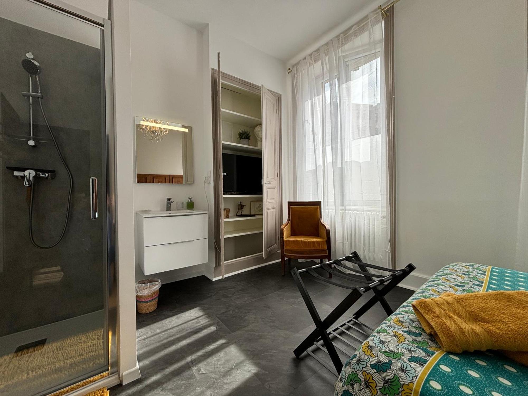 Maison A La Guitarde - Hotel Particulier Hippolyte Châteauroux Eksteriør bilde